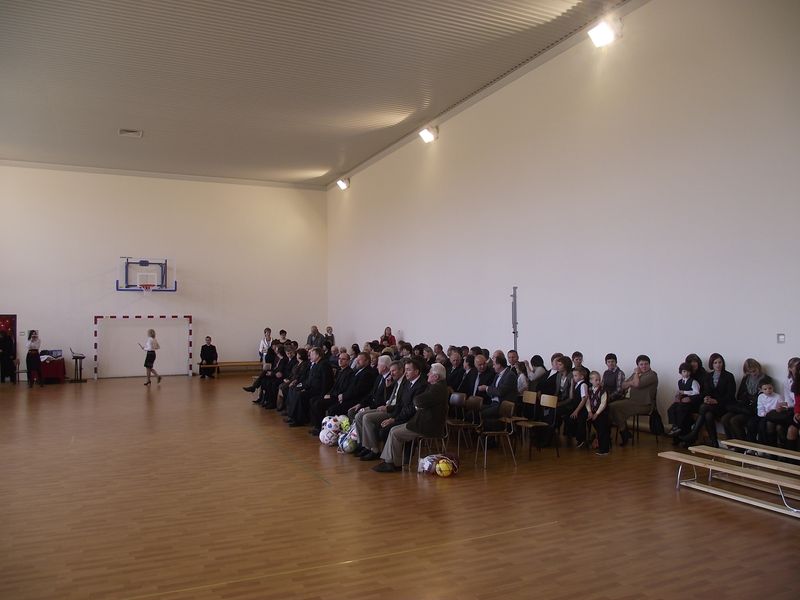 Slávnostné otvorenie telocvične Szkoła Podstawowa Nr 4 w Słopnicach im. Henryka Dąbrowskiego v Słopniciach 2010